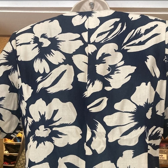 Navy and off white floral suit jacket size 4 - Picture 9 of 10